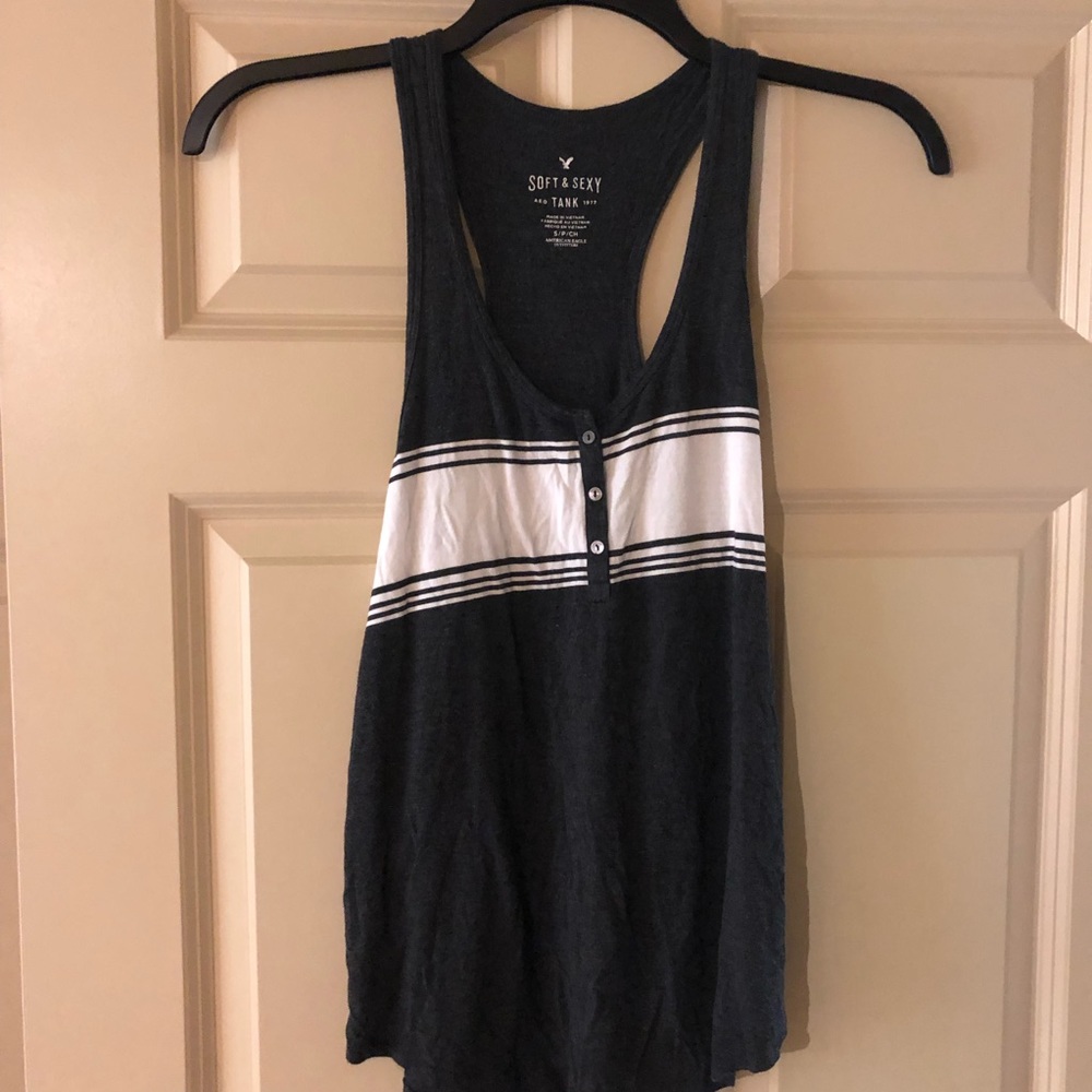 American Eagle tank size small